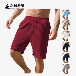 กางเกงขาสั้นผู้ชายแบบมีเชือกผูกเอวกลาง ระบายอากาศได้ดี เหมาะสำหรับพักผ่อน ลายทางสีแดง ชุดว่ายน้ำแบบสปอร์ต - Product Image 3