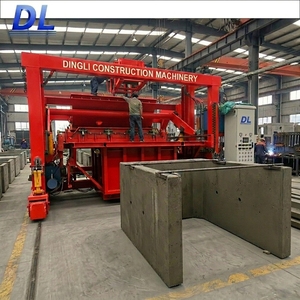 Machine de formage par vibration multifonctionnelle pour la production de tuyaux en béton en forme de U, de tranchées et de gaines de drainage - Product Image 3