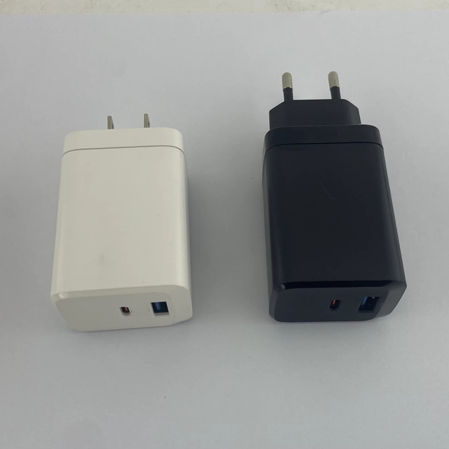 2026 GaN 20W 45W Type-C PD Fast Charger Dual USB-C Ports Laptop Support OTP Protection Fireproof Custom US/EU Plug