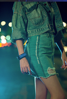 Bracelet LED programmable Bracelet lumineux rechargeable Message personnalisé Bluetooth pour la fête de Noël d'Halloween