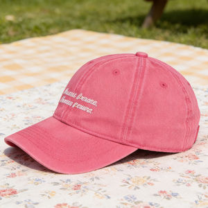 Gorra de Béisbol Vintage Rosa Lavado de 6 Paneles con Lindo Texto Blanco Bordado, Gorra Estilo Papá Ligera y Ajustable para Uso Diario - Product Image 4
