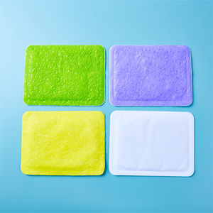 Plester Hangat Alami untuk Mengatasi Nyeri Haid dan Kram Menstruasi pada Wanita dengan Aplikasi pada Tubuh - Product Image 1