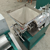 Presse à huile à vis chaude monophasée automatique mini, 50 à 70 kg/h, avec filtre à vide intégré