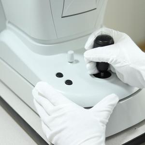 เครื่องวัดสายตาอัตโนมัติ Hongdee ARK-900 พร้อมเครื่องวัดความโค้งกระจกตา หน้าจอสัมผัส 6.5 นิ้ว ควบคุมการหมุนได้ 90 องศา ฟังก์ชั่นอัตโนมัติ - Product Image 5