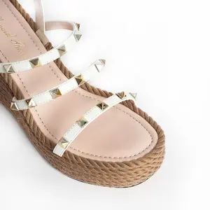 2024 Custom Vrouwelijk Schoeisel Ultra Effen Platte Schoen Helling Band Platform Wiggen Sandalen Oem Fabrikant Aangepast Voor Zomer