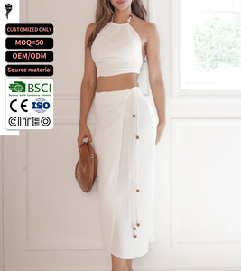 Ensemble bohème 2 pièces blanc en coton pour femme : haut dos nu et jupe longue unie respirante – Tenue printemps-été - Product Image 1