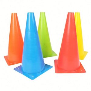 Cônes de football très demandés – Équipement d'entraînement sportif en plastique pour l'agilité - Product Image 1