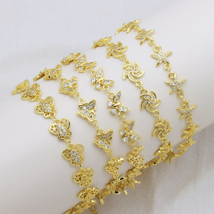 Bracelet tendance pour femme en laiton plaqué or 18 carats avec zircon, motif Vierge Marie et étoile de mer (couleur inaltérable, idéal mariage) - Product Image 3