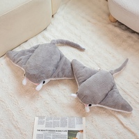 Peluche Manta Ray Mignonne, Douce et Moelleuse, Poupée Requin Rembourrée, Coussin Décoratif Animal Marin pour Canapé et Chambre