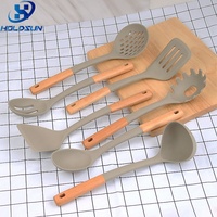 Cuillère à fentes antiadhésive brevetée, sans danger pour les aliments, en silicone, pour écraser les pommes de terre, servir les spaghettis, cuillère à pâtes avec manche en bois