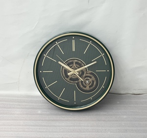 <span class=keywords><strong>Horloge</strong></span> murale ronde moderne de 39 cm, accent simple <span class=keywords><strong>en</strong></span> verre, métal et MDF, <span class=keywords><strong>horloge</strong></span> murale pour salon, verte et dorée, <span class=keywords><strong>avec</strong></span> engrenages mobiles - Product Image 2