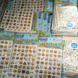 Paquet d'autocollants en <span class=keywords><strong>vinyle</strong></span> personnalisés, étiquettes adhésives avec des dessins animés pour l'éducation des enfants - Product Image 4