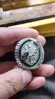 Nouveau 2024 Philadelphia Eagles Super Bow l 2 Pcs Championnat Anneau Trophée Ensemble Avec Boîte D'affichage En Bois