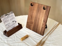 Support de présentation de cartes de visite et de menus en bois écologique poli sur mesure Zhongyi avec base décorative