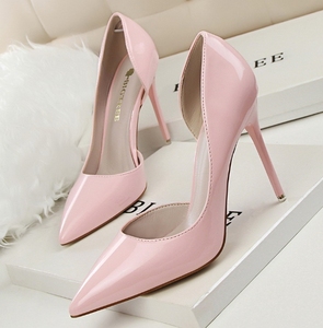 อินเทรนด์ Stiletto สํานักงานสุภาพสตรีรองเท้าส้นสูงรองเท้าทํางานหนัง PU SLIP-ON ชี้นิ้วเท้า 10.5 ซม.รองเท้าส้นสูงสําหรับสตรี