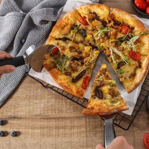 Cortador de Pizza de Acero Inoxidable de Alta Calidad con Rueda Única, Herramienta para Hornear - Product Image 3