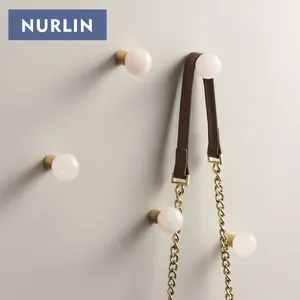 Nurlin มือจับตู้เก็บของลิ้นชักตู้เสื้อผ้าทำจากหินคริสตัลสีชมพูทรงลูกบอลสีธรรมชาติ