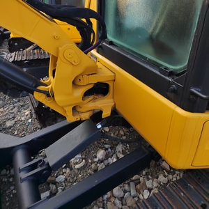 รถขุดตีนตะขาบไฮดรอลิก Caterpillar 303.5E มือสอง น้ำหนักใช้งาน 3 ตัน สำหรับงานก่อสร้างและขุดดินทางการเกษตร - Product Image 5