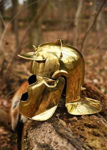 Casco de Centurión Romano Hecho a Mano con Acabado Antiguo, Casco Metálico para Coleccionistas, Temas Históricos, Cosplay y Exhibición Decorativa - Product Image 3