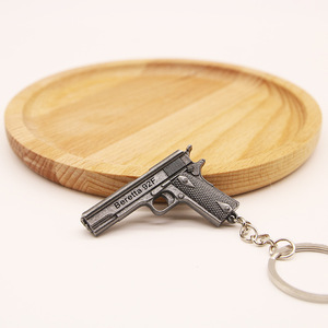 थोक धातु सिमुलेशन पिस्तौल कीचेन मॉडल खिलौना पिस्तौल कीचेन पेंडेंट सामान उपहार - Product Image 4