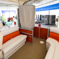Bateau ponton en aluminium de 22 pieds de long, haut de gamme, avec vestiaire privé pour les loisirs en famille et les croisières.