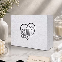 Boîte cadeau minimaliste noire et blanche style Ins avec couvercle et base, idéale pour les fêtes d'anniversaire, personnalisable avec logo estampé