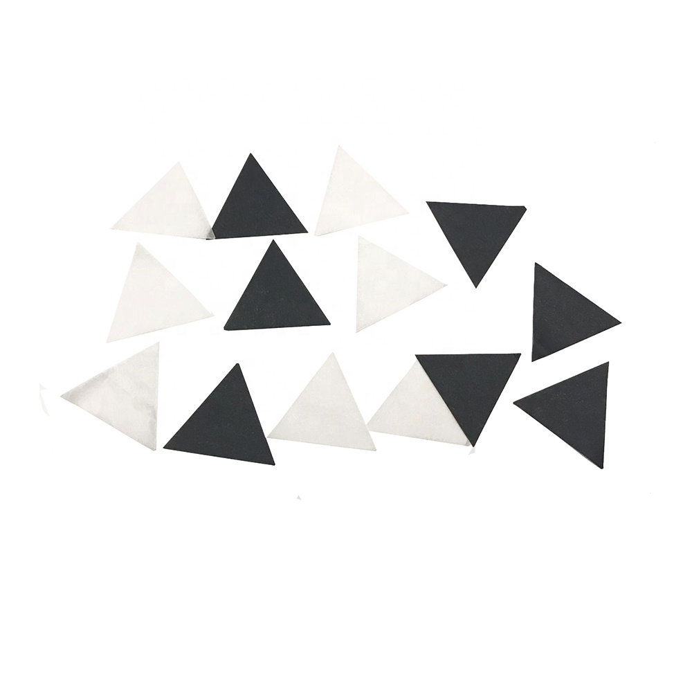 Высококачественная черно-белая треугольная огнестойкая салфетка конфетти, 1 кг