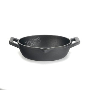 Sartén Redonda Pequeña de Hierro Fundido Precurada con Asas Dobles en Forma de Lazo - Product Image 5