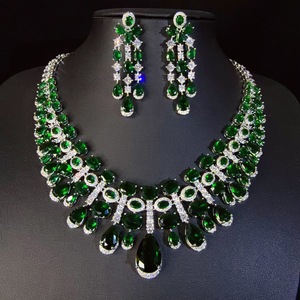 Parure Collier et Boucles d'Oreilles ZHENXUN en Diamants Goutte d'Eau Rubis pour Femme – Accessoires de Luxe Exagérés pour Banquets et Mariages - Product Image 3