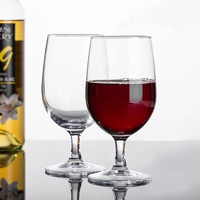Vente en gros gobelet en verre à vin chaud avec logo personnalisé soufflé à la main pour les fêtes de famille ou les mariages