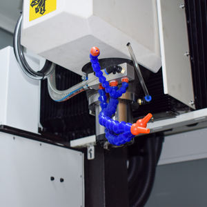 SZGH-540A 3KW Vertikale CNC-Fräsmaschine Hohe Präzision <span class=keywords><strong>BT30</strong></span> Spindel kegel Einfache Bedienung Platzsparendes Design für das Bohren - Product Image 6