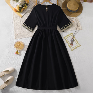 <span class=keywords><strong>Robe</strong></span> midi brodée à manches courtes et taille ajustée pour adolescentes, idéale pour <span class=keywords><strong>le</strong></span> quotidien et les fêtes - Product Image 2