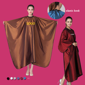 Capa <span class=keywords><strong>de</strong></span> Salón <span class=keywords><strong>de</strong></span> Alta Gama con Logotipo Personalizado, <span class=keywords><strong>Capas</strong></span> Elásticas Resistentes al Agua, Populares y Modernas, Bata <span class=keywords><strong>de</strong></span> Peluquería para Clientes - Product Image 1