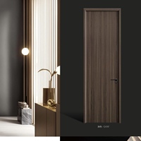 Porte élégante et minimaliste en bois massif encastrée pour l'intérieur, pour l'hôtel, l'hôpital ou le salon.
