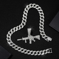 Collier pendentif mitraillette M4A1 hip-hop européen et américain avec chaîne cubaine en alliage