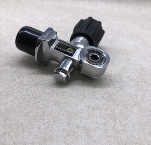 Valve de bouteille de plongée sous-marine 3000PSI/3500PSI DIN Yoke, finition triple chrome - Product Image 4