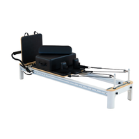 Machine de Pilates Commerciale Réglable Blanche, Portable, avec Barre de Pieds Infinity à Rail Complet en Aluminium pour Musculation