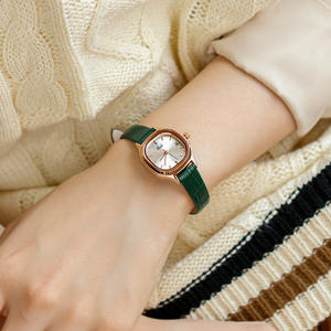 OEM Großhandel Benutzerdefiniertes Logo Marke Elegantes Design Damenuhr Geschenk mit Weichem Lederarmband und Datumsanzeige für Großmengen-Anpassung - Product Image 1