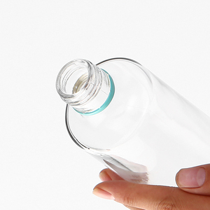 Bouteille en <span class=keywords><strong>verre</strong></span> transparente droite 330ml-750ml avec bouchon, design minimaliste, récipient vide pour boissons, bouteille d'eau en <span class=keywords><strong>verre</strong></span> - Product Image 4