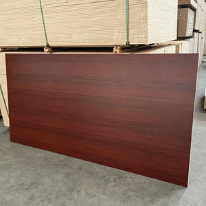 Panneaux de <span class=keywords><strong>contreplaqué</strong></span> mélaminé au design moderne 3mm <span class=keywords><strong>5mm</strong></span> 9mm 12mm 18mm 25mm Durables et résistants à la corrosion pour meubles de chambre - Product Image 1