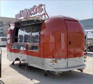 Service de rénovation de food trucks avec construction de meubles sur mesure et mise à niveau des équipements pour les unités mobiles plus anciennes - Product Image 3