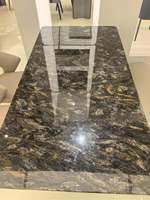Table à manger rectangulaire de luxe moderne, style français, plateau en marbre naturel brillant, pieds en acier inoxydable, 6 places, pour appartement
