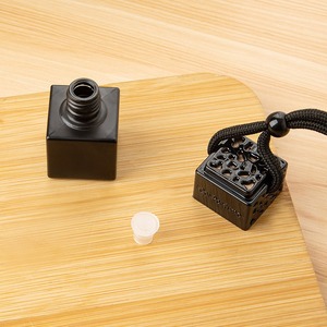 Màu đen Nước hoa xe hơi chai treo Mặt dây chuyền xe Tinh dầu khuếch tán tự động làm mát không khí khuếch tán hương thơm - Product Image 5