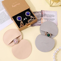 Kit d'emballage de bijoux A1 avec boîte de présentation marron, insert noir, pochettes rondes, couvercle doublé et cadeau