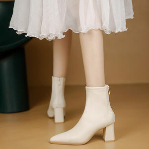 YT أحذية عالية في الكاحل بيضاء للنساء مع أحذية عصرية بسحاب خلفي للنساء أحذية بأنماط جديدة للنساء - Product Image 2