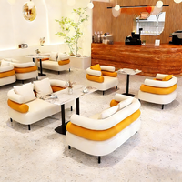 Ensemble de canapé, table et chaises pour café, pâtisserie, entreprise, réunion décontractée, réception, restaurant, salon de thé