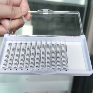 Ventiladores prefabricados de tallo corto adheridos al calor Pestañas de volumen 3D de 0,10mm - Product Image 3