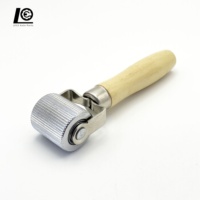 Outil de réparation de pneus de 40mm en gros Roulement à billes Manche en bois Stitcher and Roller