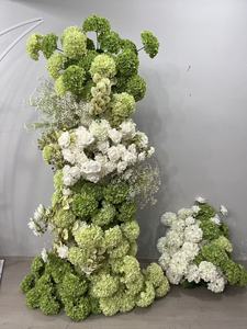 Arco di Fiori Artificiali Verde in Vendita, Sfondo di Rose per Decorazione Palco Matrimoniale - Product Image 2