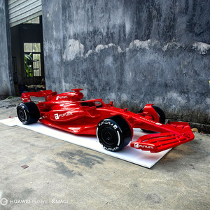 Modelli di Auto da Corsa F1 Personalizzati Scultura in Resina di Vetroresina Fatta a Mano di Alta Qualità Decorazione Artistica Sportiva da Esterno per Parco e Shopping - Product Image 1
